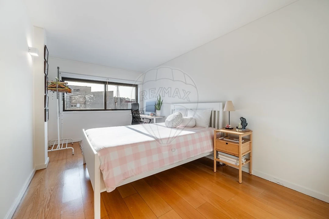 Apartamento T2 para Arrendamento em Cidade da Maia Foto 16