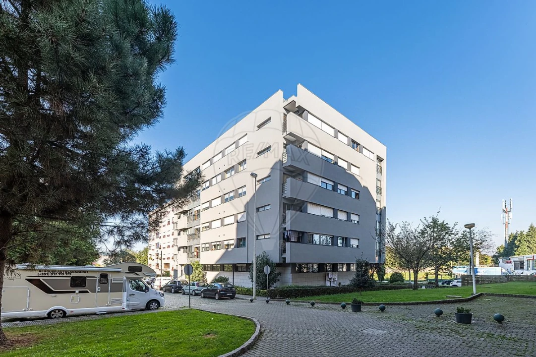 Apartamento T2 para Arrendamento em Cidade da Maia Foto 2