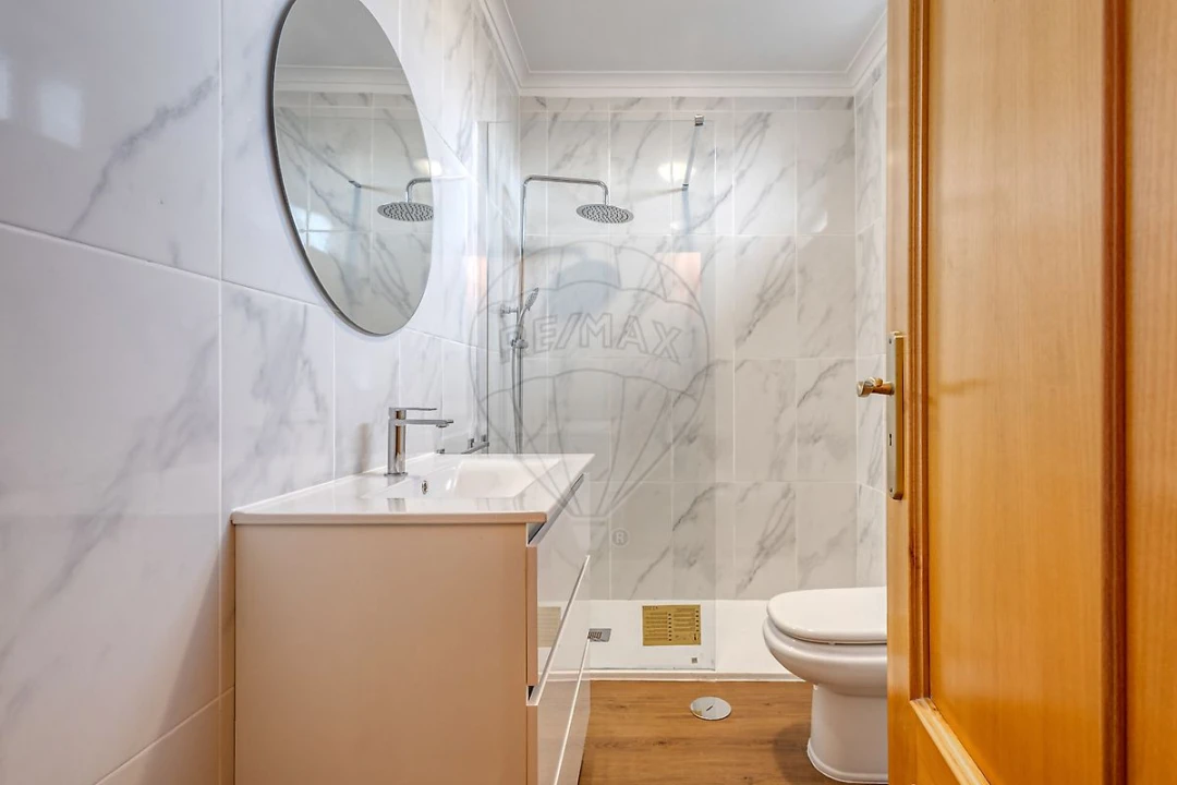 Apartamento T2 para Arrendamento em Pedrouços Foto 18