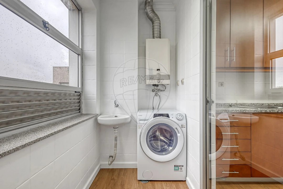 Apartamento T2 para Arrendamento em Pedrouços Foto 10