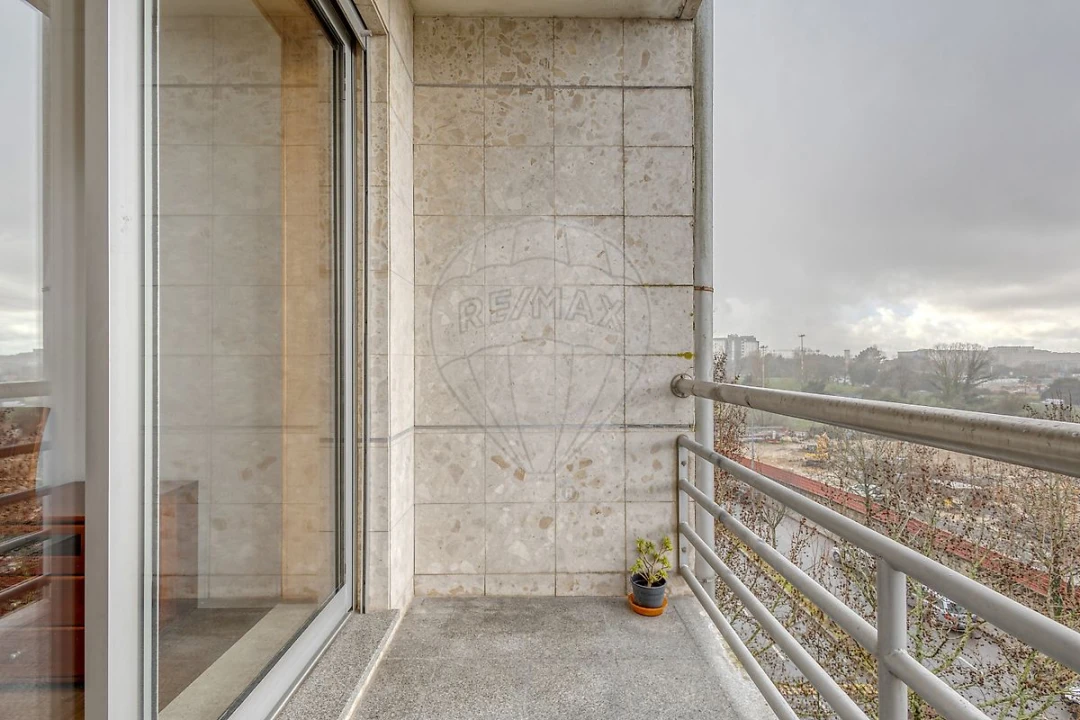 Apartamento T2 para Arrendamento em Pedrouços Foto 14