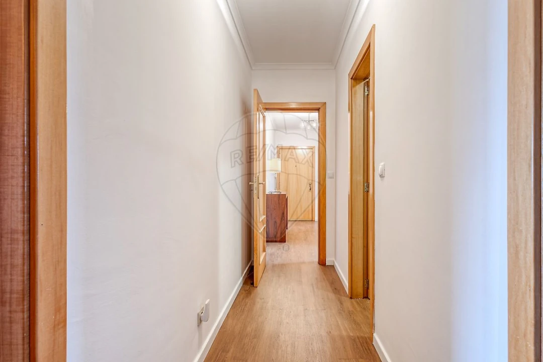 Apartamento T2 para Arrendamento em Pedrouços Foto 22