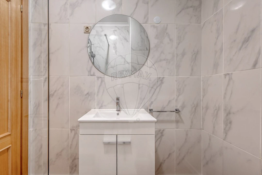 Apartamento T2 para Arrendamento em Pedrouços Foto 7