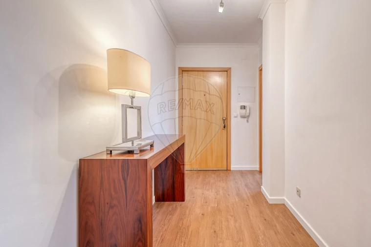 Apartamento T2 para Arrendamento em Pedrouços Foto 23