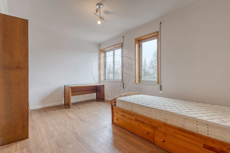 Apartamento T2 para Arrendamento em Pedrouços Foto 16