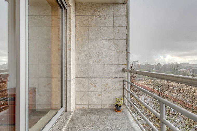 Apartamento T2 para Arrendamento em Pedrouços Foto 14