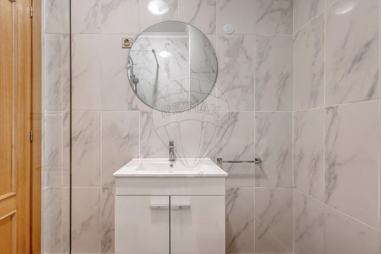 Apartamento T2 para Arrendamento em Pedrouços Foto 7