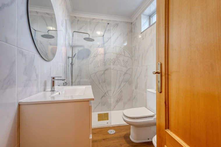 Apartamento T2 para Arrendamento em Pedrouços Foto 19