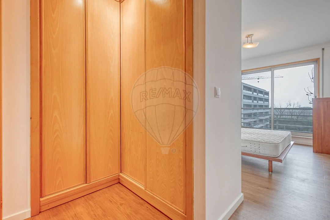 Apartamento T2 para Arrendamento em Pedrouços Foto 13