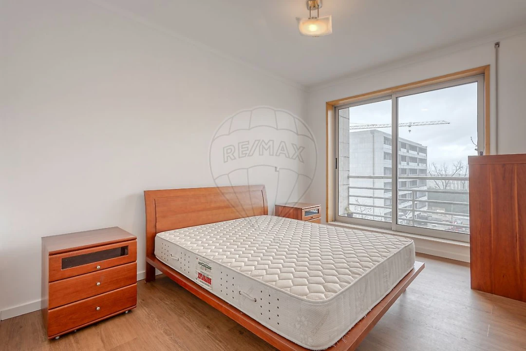 Apartamento T2 para Arrendamento em Pedrouços Foto 20