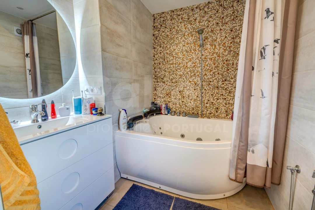 Moradia T6 para Venda em Ferragudo Foto 42