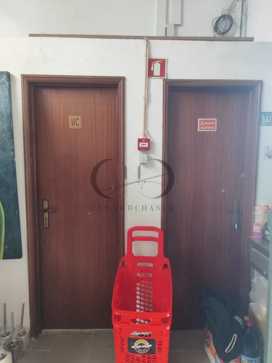 Armazém para Venda em Santa Marinha e São Pedro da Afurada Foto 4