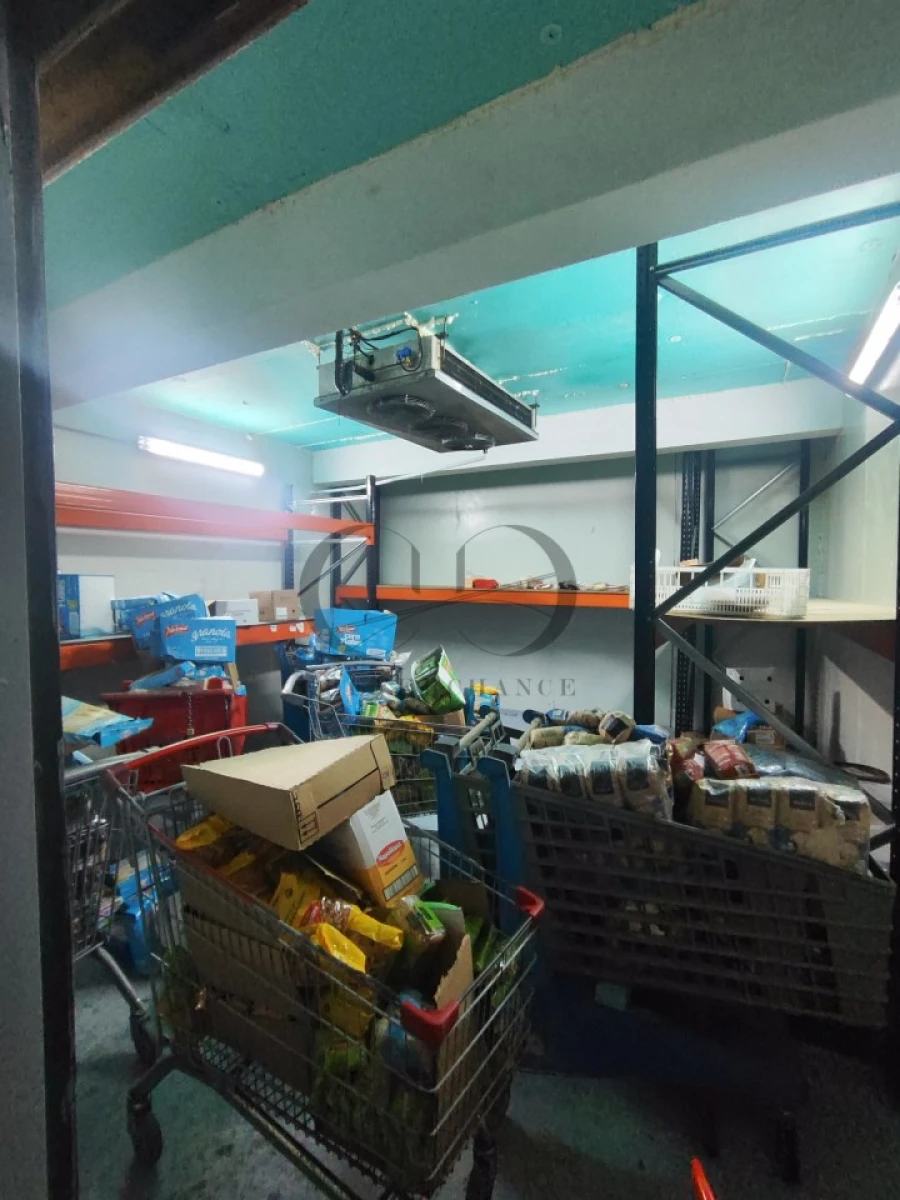 Armazém para Venda em Santa Marinha e São Pedro da Afurada Foto 11