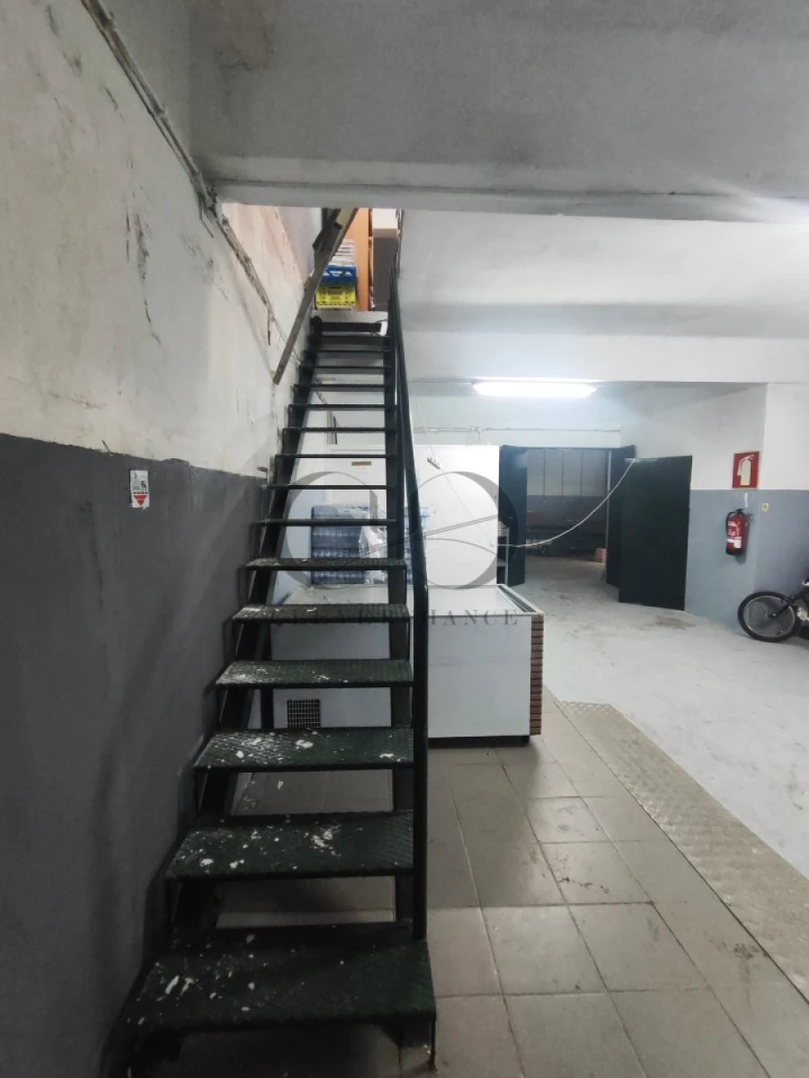 Armazém para Venda em Santa Marinha e São Pedro da Afurada Foto 13