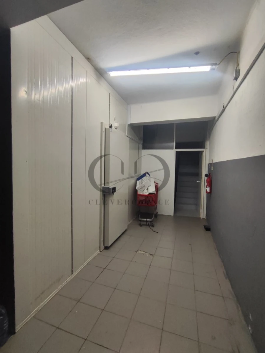 Armazém para Venda em Santa Marinha e São Pedro da Afurada Foto 14