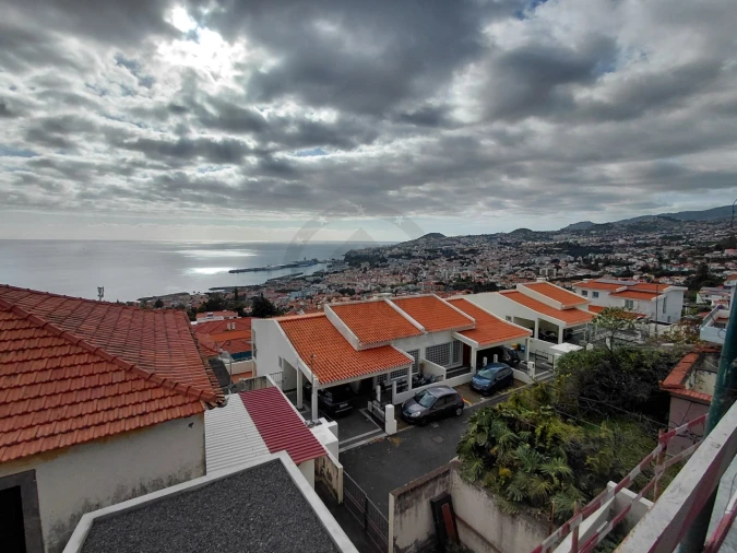 Apartamento T2 para Venda em Funchal (Santa Maria Maior) Foto 1