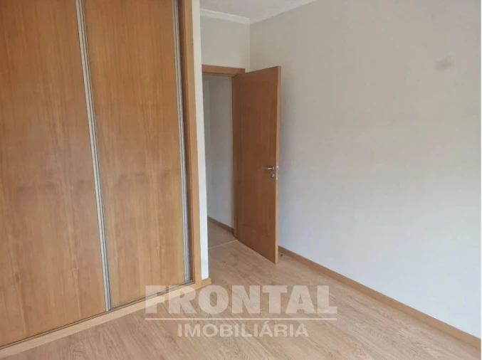 Apartamento T2 para Arrendamento em São Mamede de Infesta e Senhora da Hora Foto 6