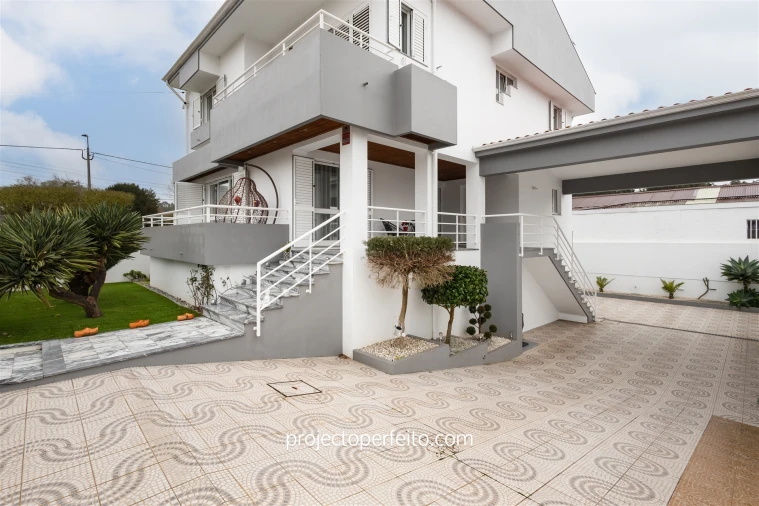 Moradia T3 para Venda em Serzedo e Perosinho Foto 1