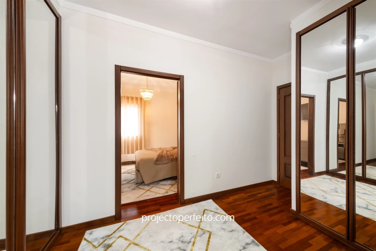 Moradia T3 para Venda em Serzedo e Perosinho Foto 17