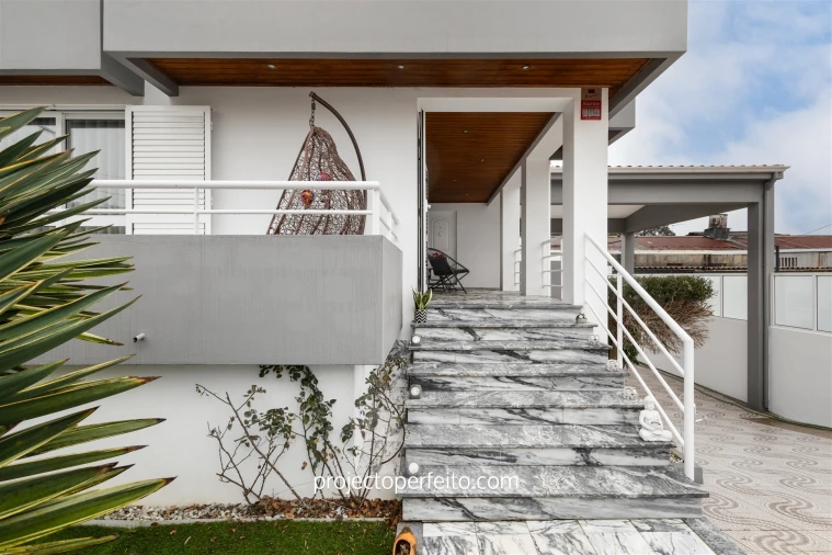 Moradia T3 para Venda em Serzedo e Perosinho Foto 2