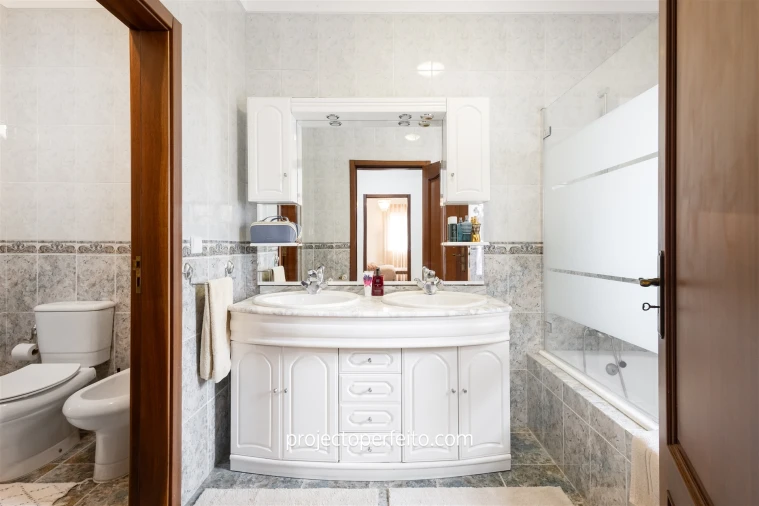 Moradia T3 para Venda em Serzedo e Perosinho Foto 20