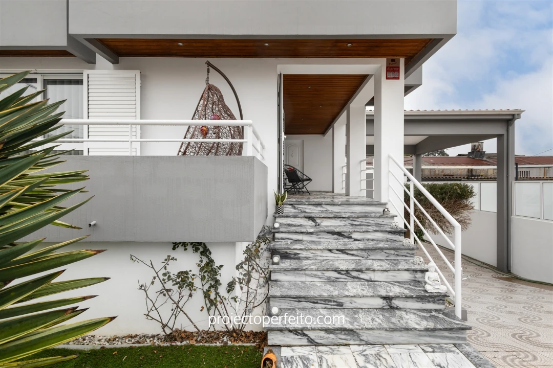 Moradia T3 para Venda em Serzedo e Perosinho Foto 2