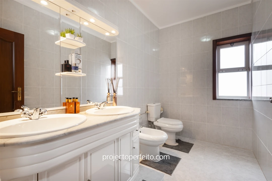 Moradia T3 para Venda em Serzedo e Perosinho Foto 11