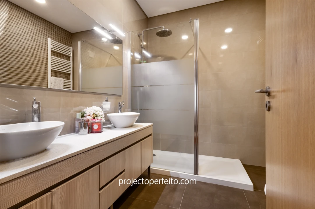 Moradia T3 para Venda em Espinho Foto 18