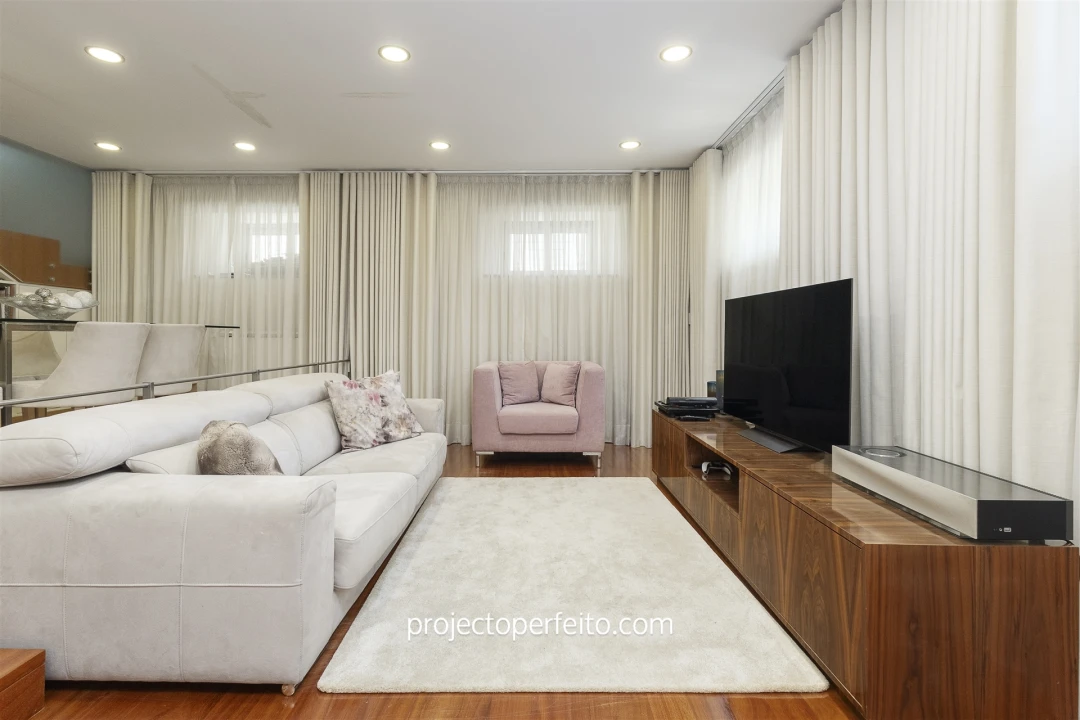 Moradia T3 para Venda em Espinho Foto 11