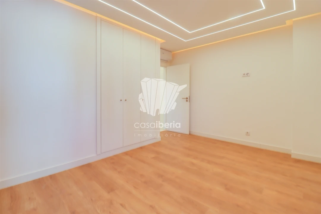 Apartamento T2 para Venda em Quarteira Foto 12