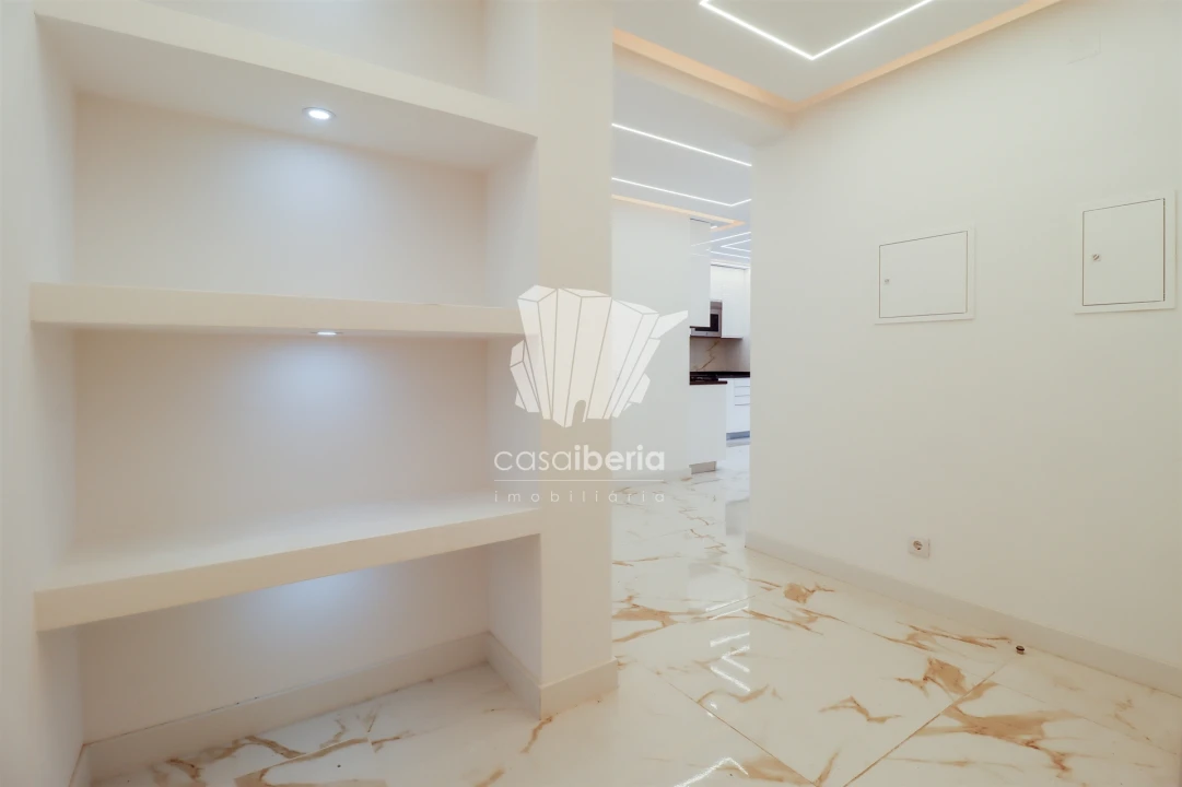Apartamento T2 para Venda em Quarteira Foto 3