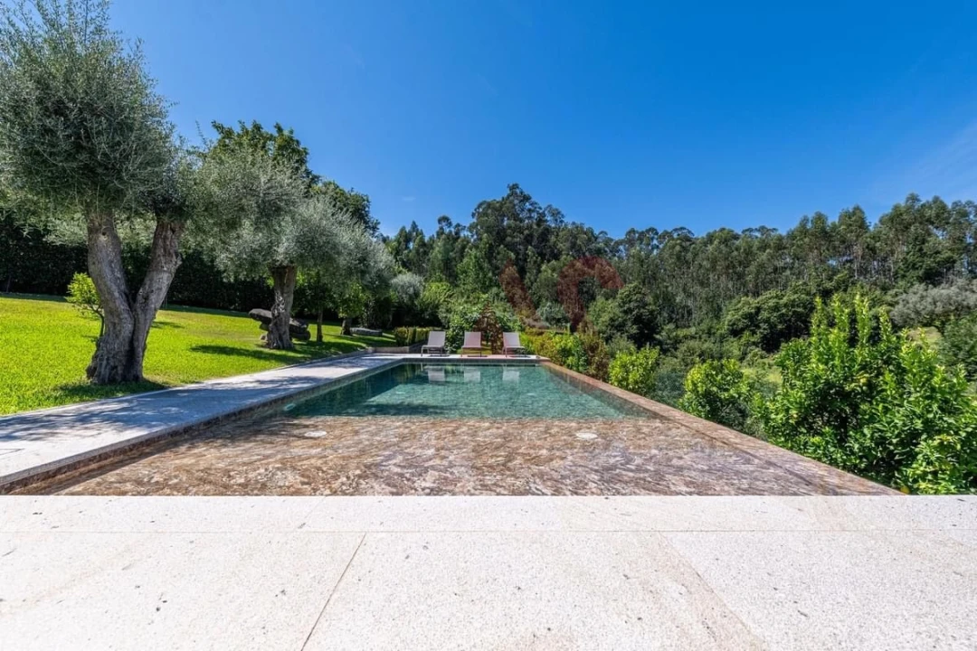 Moradia T4 para Venda em Fornelos e Queijada Foto 8