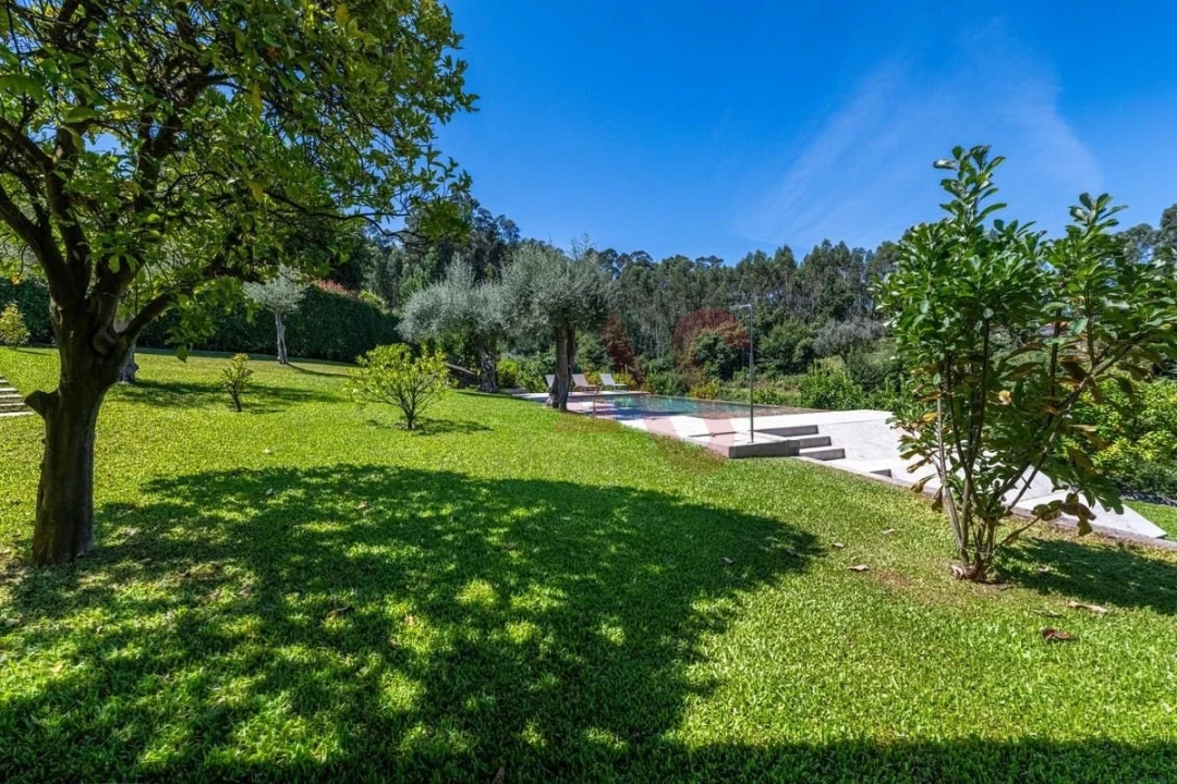 Moradia T4 para Venda em Fornelos e Queijada Foto 13