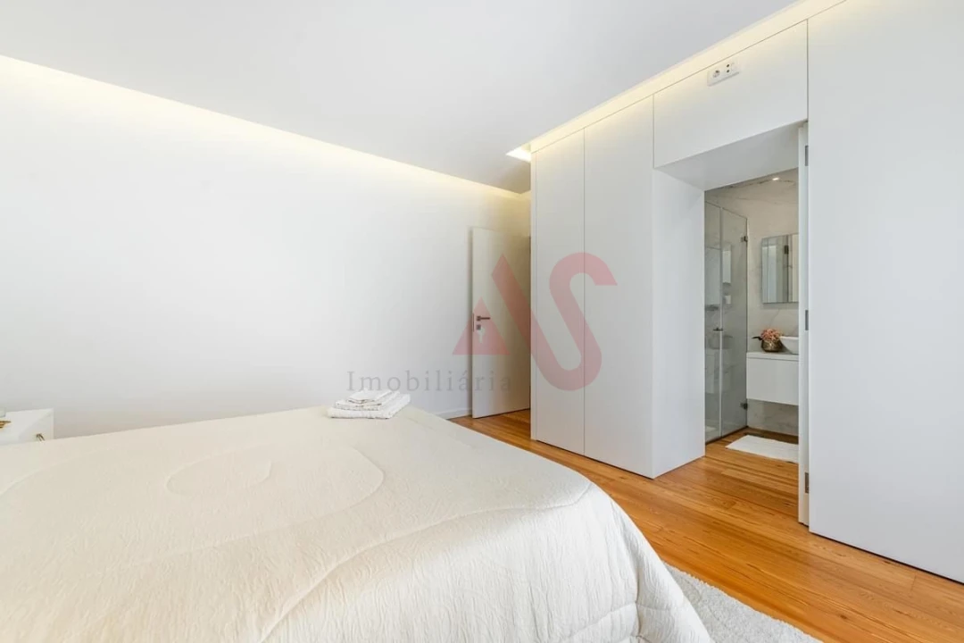 Moradia T4 para Venda em Fornelos e Queijada Foto 34