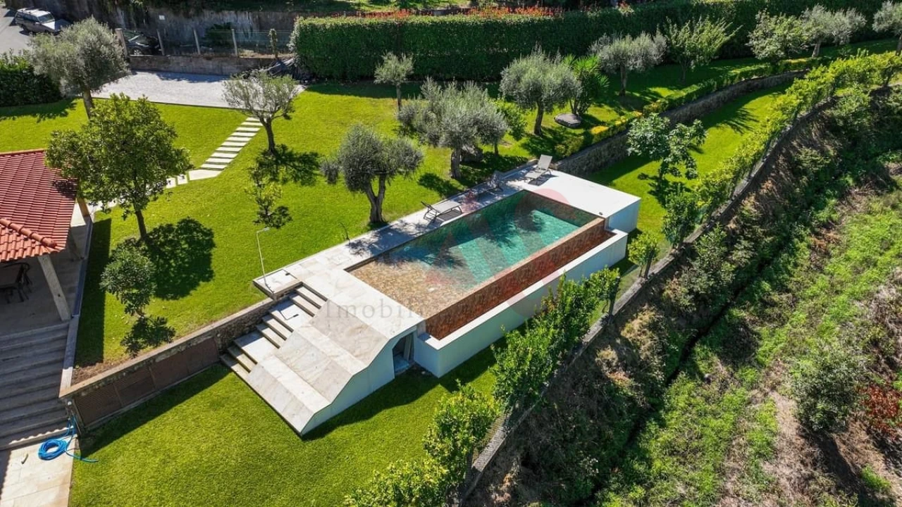 Moradia T4 para Venda em Fornelos e Queijada Foto 12