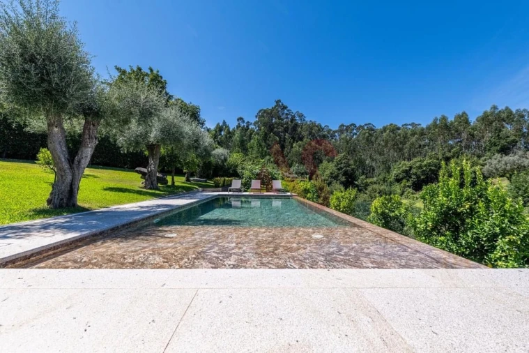 Moradia T4 para Venda em Fornelos e Queijada Foto 8