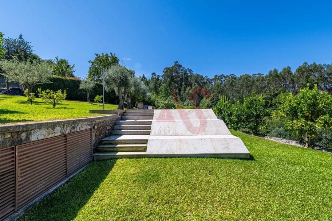 Moradia T4 para Venda em Fornelos e Queijada Foto 15