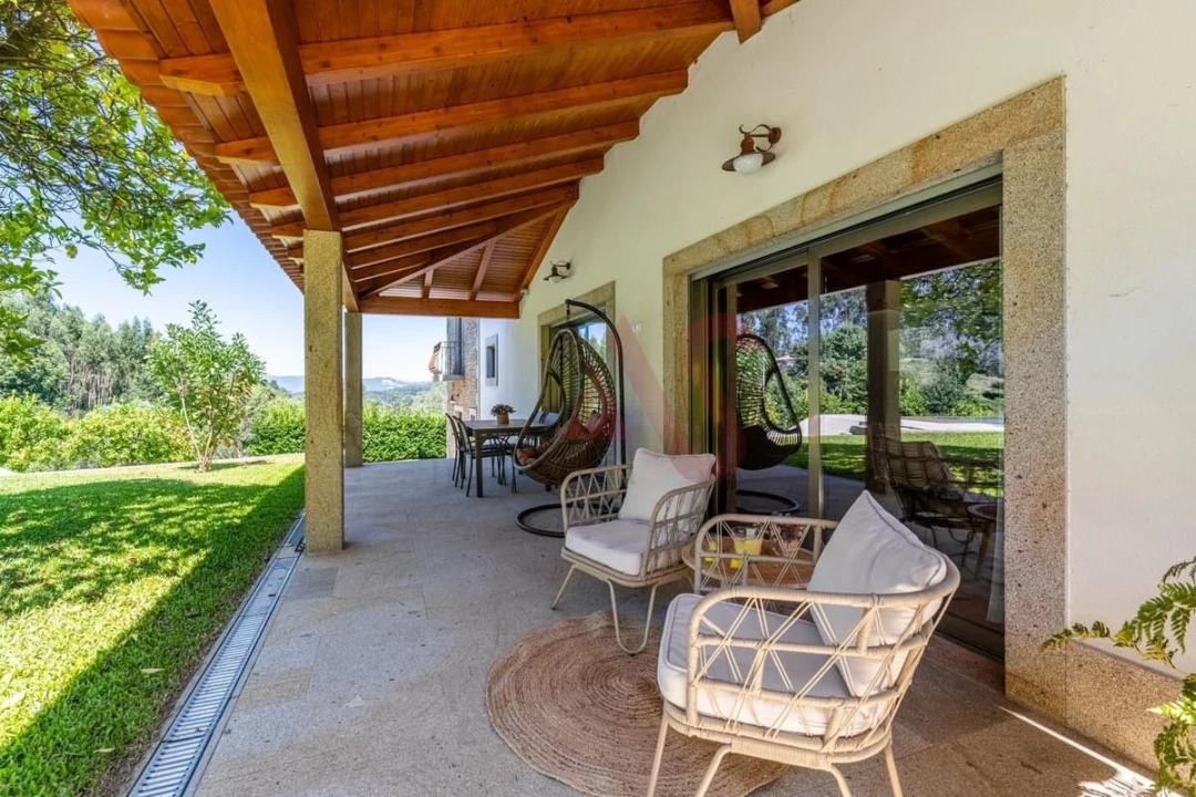 Moradia T4 para Venda em Fornelos e Queijada Foto 23