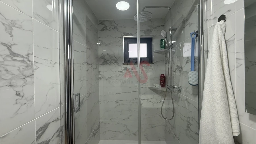 Moradia T2 para Venda em Quinchães Foto 11