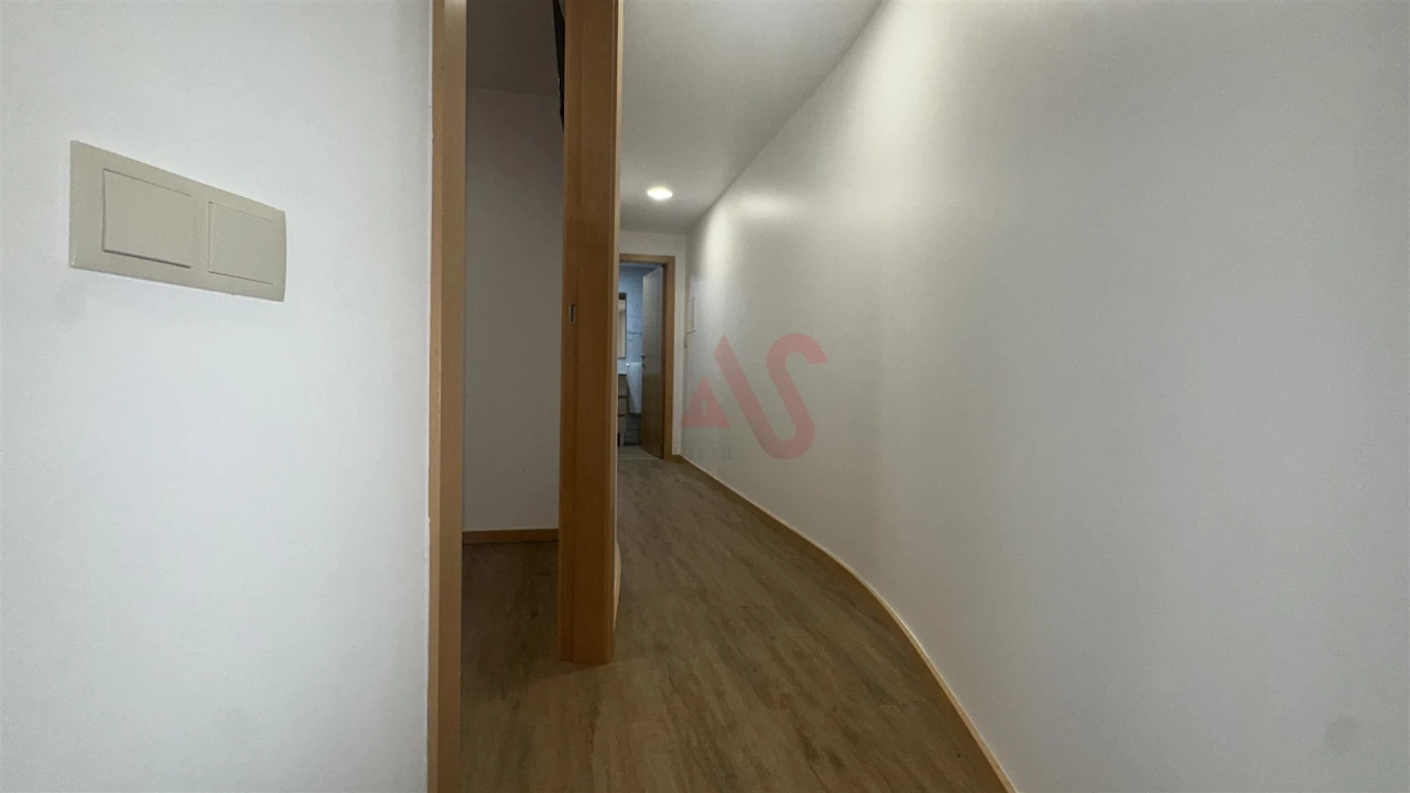Moradia T2 para Venda em Quinchães Foto 4