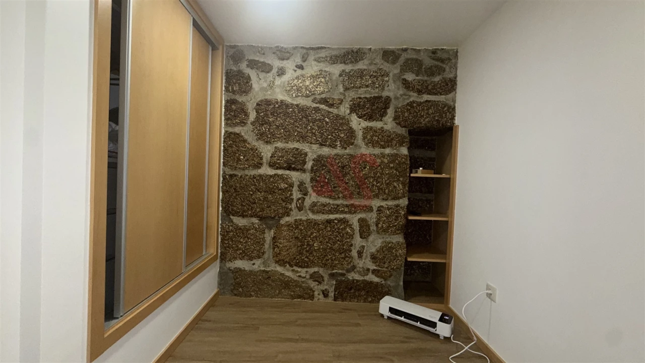 Moradia T2 para Venda em Quinchães Foto 6