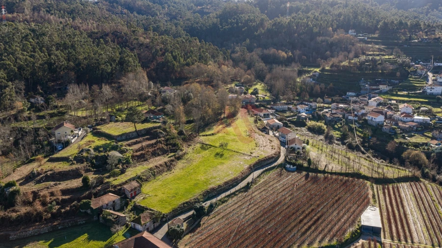 Moradia T4 para Venda em Armil Foto 13