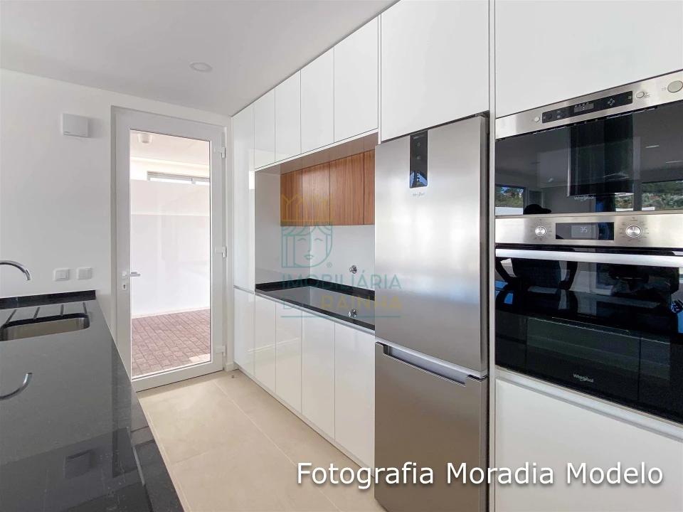 Moradia T3 para Venda em Tornada e Salir do Porto Foto 1