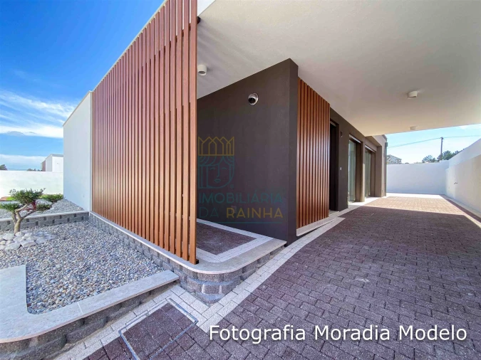 Moradia T3 para Venda em Tornada e Salir do Porto Foto 7