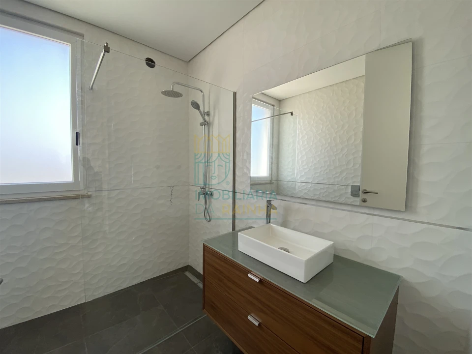 Moradia T3 para Venda em Tornada e Salir do Porto Foto 8