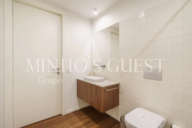 Apartamento T2 para Arrendamento férias em Braga (Maximinos, Sé e Cividade) Foto 13