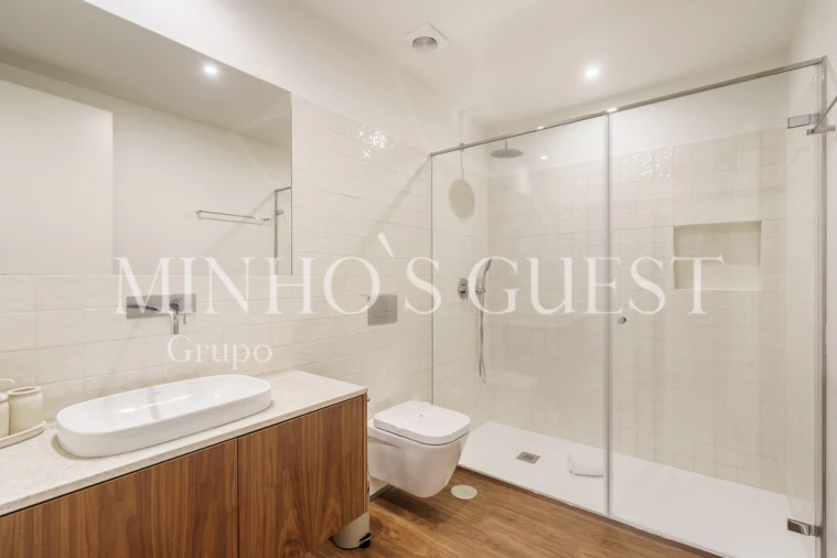 Apartamento T2 para Arrendamento férias em Braga (Maximinos, Sé e Cividade) Foto 12