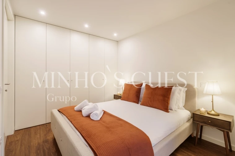 Apartamento T2 para Arrendamento férias em Braga (Maximinos, Sé e Cividade) Foto 11