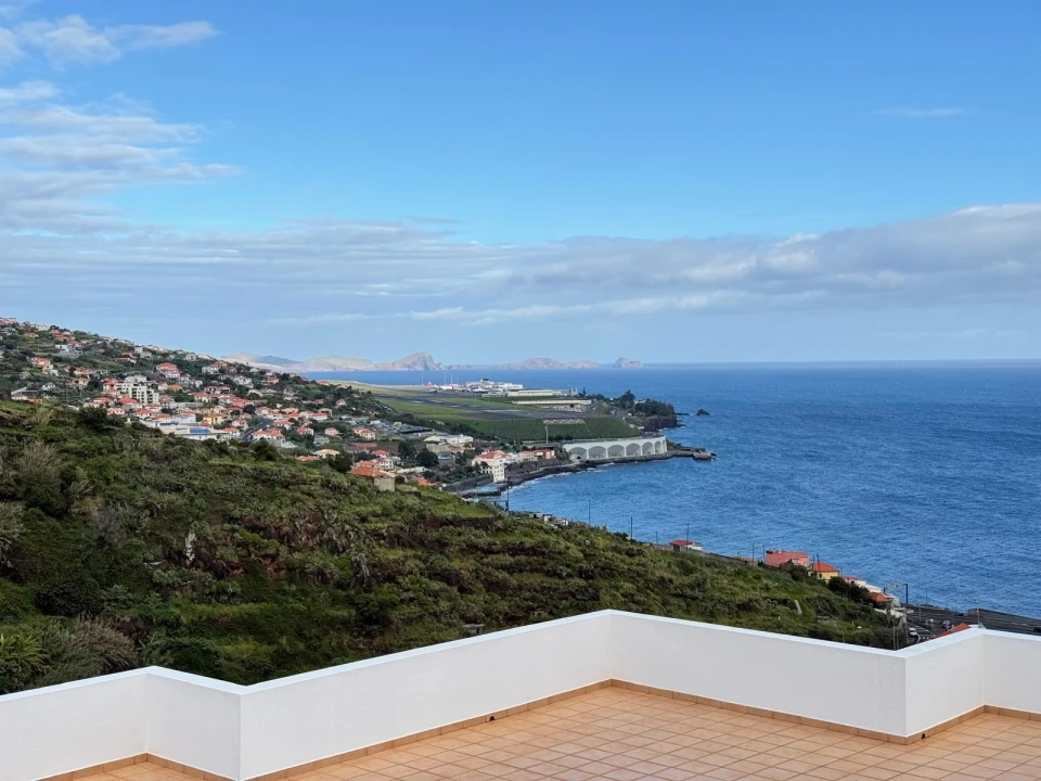 Moradia T3 para Venda em Santa Cruz Foto 1