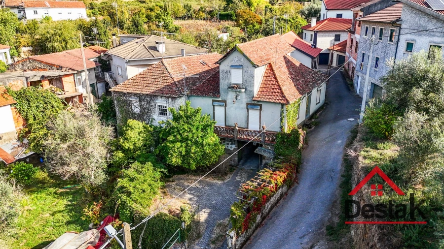 Moradia T6 para Venda em São Cipriano e Vil de Souto Foto 40